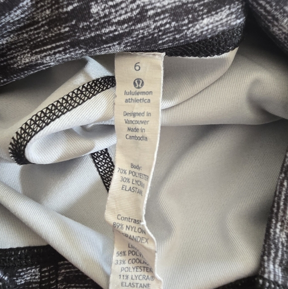 Lululemon Cropped Leggings Sheer Mesh Sides Black Gray Size 6 Capri Yoga Pants - Picture 6 of 7